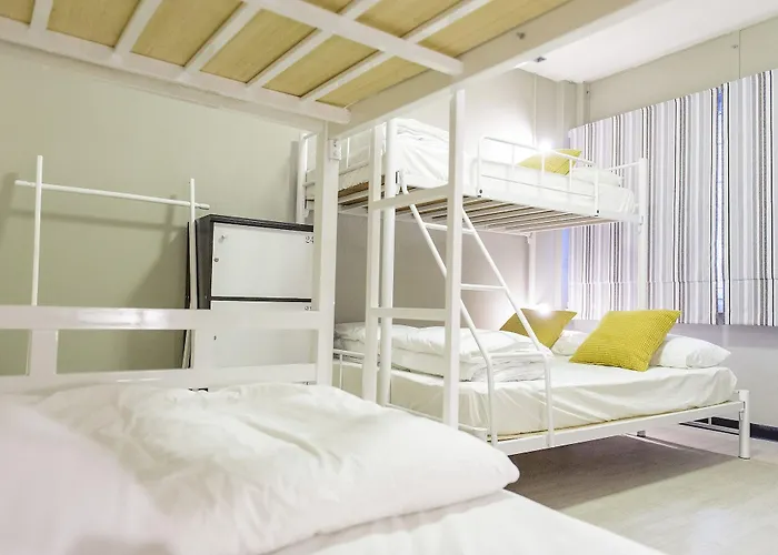 I-sleep Silom Хостел *