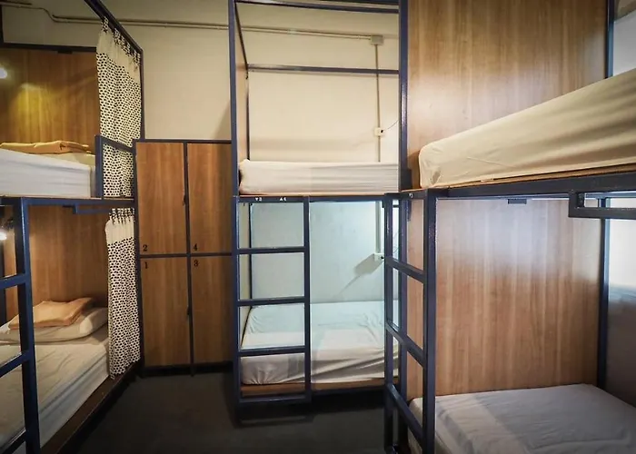 I-sleep Silom Хостел *