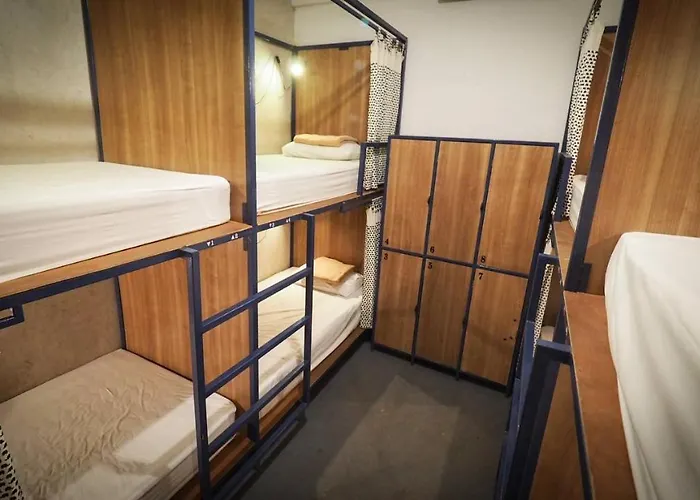 I-sleep Silom Хостел *