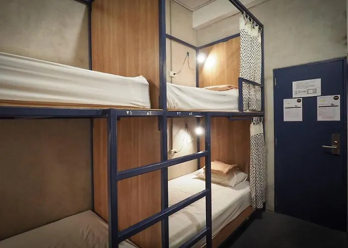 I-sleep Silom Хостел *